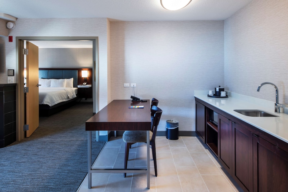 Hampton Inn & Suites Chicago Lincolnshire - photo 25