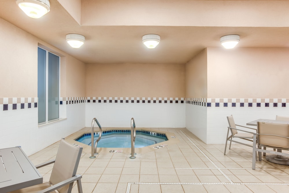 Holiday Inn Express Hotel & Suites Bethlehem by IHG - photo 31