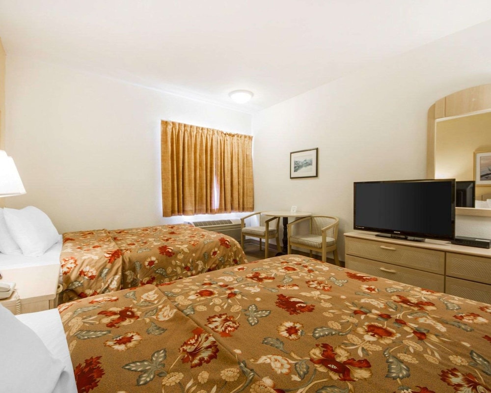 Rodeway Inn Watsonville - photo 33