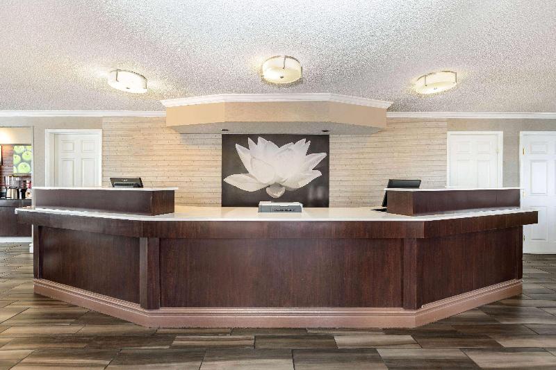 Travelodge by Wyndham El Paso Airport - photo 3