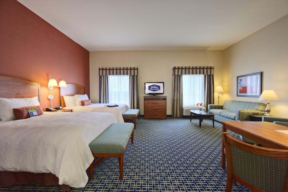 Hampton Inn & Suites Ridgecrest - photo 5