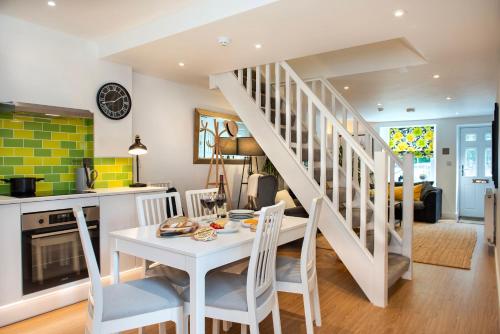 Luxury Town House Apple Pie Luxury Escapes — 4-Star Luxury Hotel in Tavistock, United Kingdom