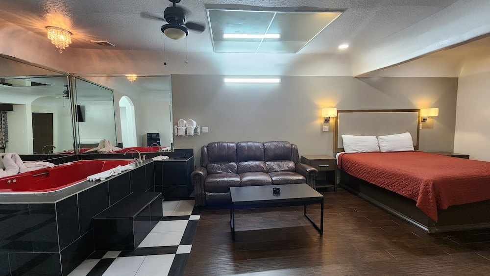 Scottish Inns & Suites Sam Houston Pkwy - photo 11
