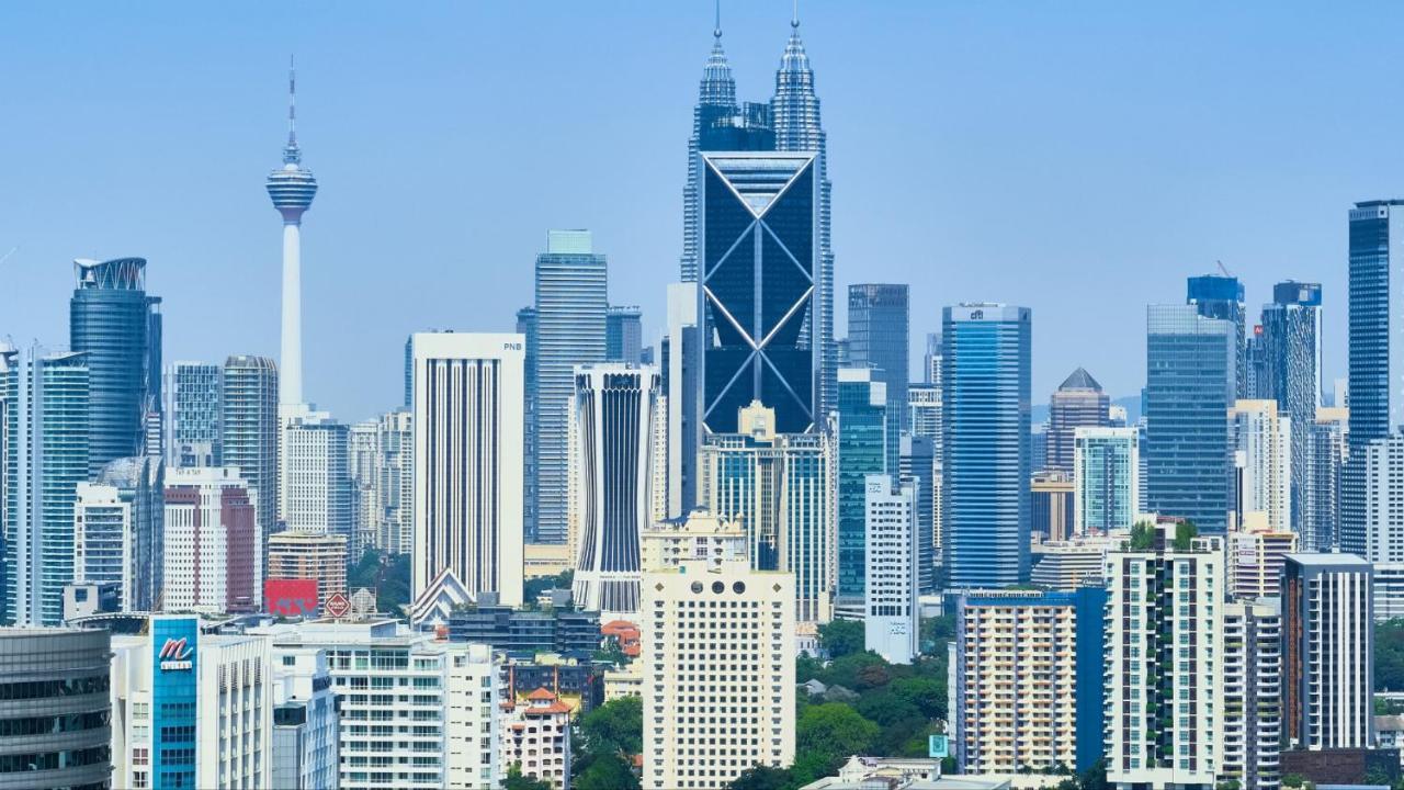 7 mins KLCC next to Hospital Gleneagle — 4-Star Luxury Hotel in Kuala Lumpur, Malaysia