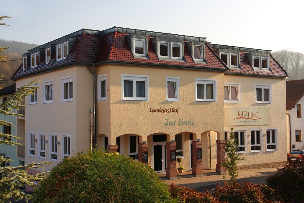 Hotel Restaurant Zur Linde — hotel in Annweiler Am Trifels