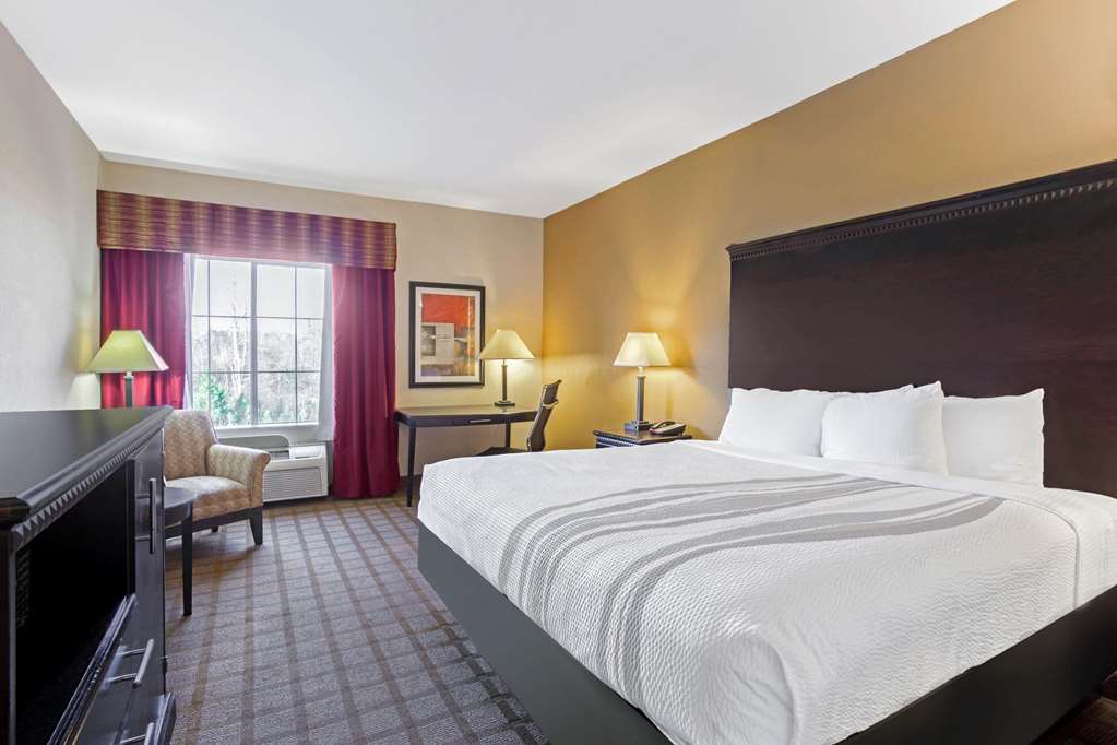 La Quinta Inn & Suites by Wyndham Mobile Satsuma Saraland - photo 20
