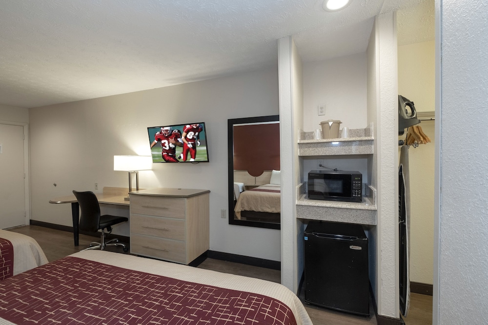 Red Roof Inn Indianapolis Greenwood - photo 29