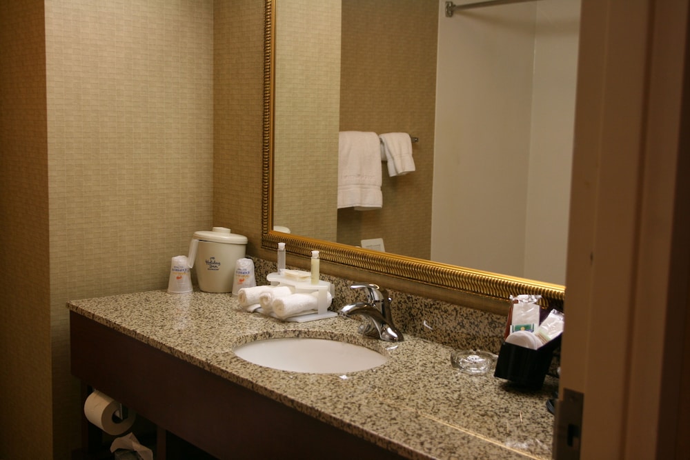 Holiday Inn Express Wilmington by IHG - photo 12