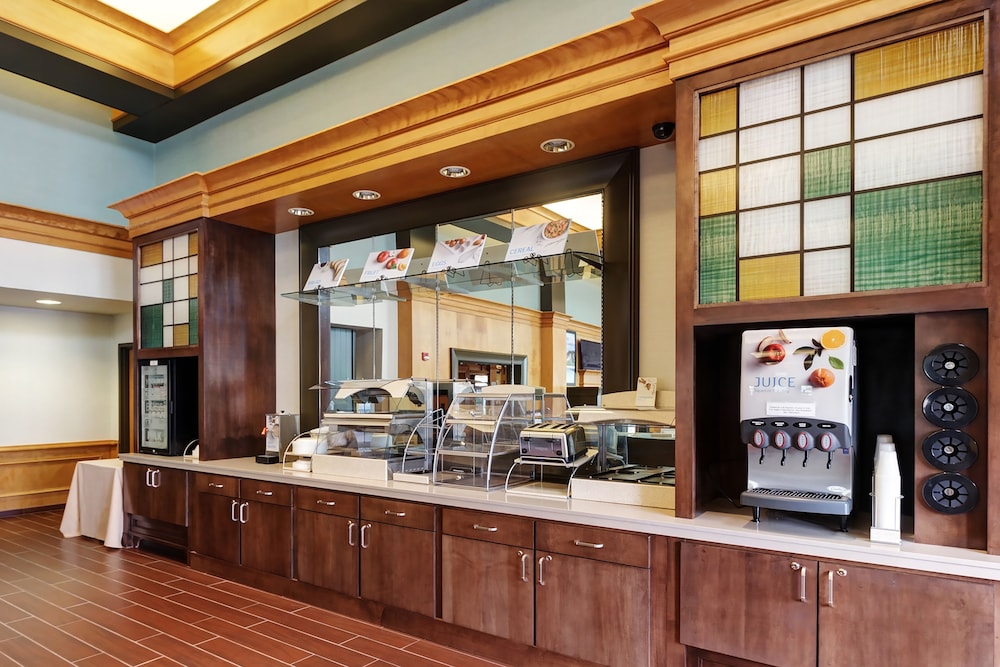 Holiday Inn Express Hotel & Suites Warwick Providence by IHG - photo 19