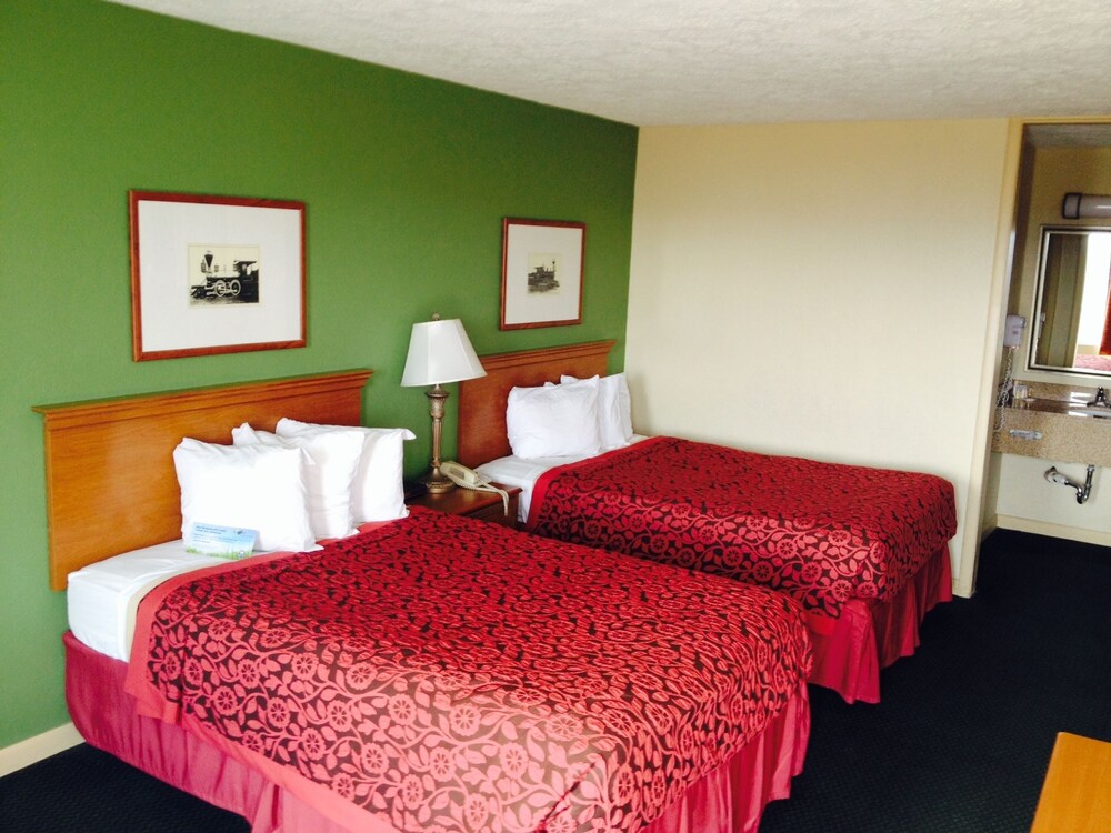 Days Inn Blacksburg Conference Center - photo 6