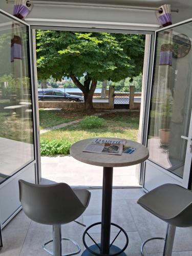 Au bord du Rhône - last minute hotel in Unknown City