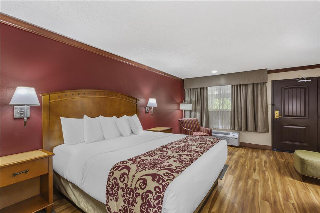 Best Western Plus Greenwell Inn - photo 9