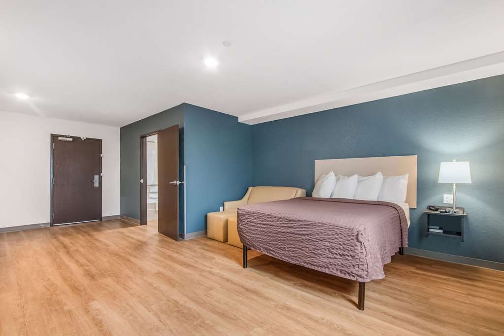 WoodSpring Suites Doral Miami Airport - photo 21