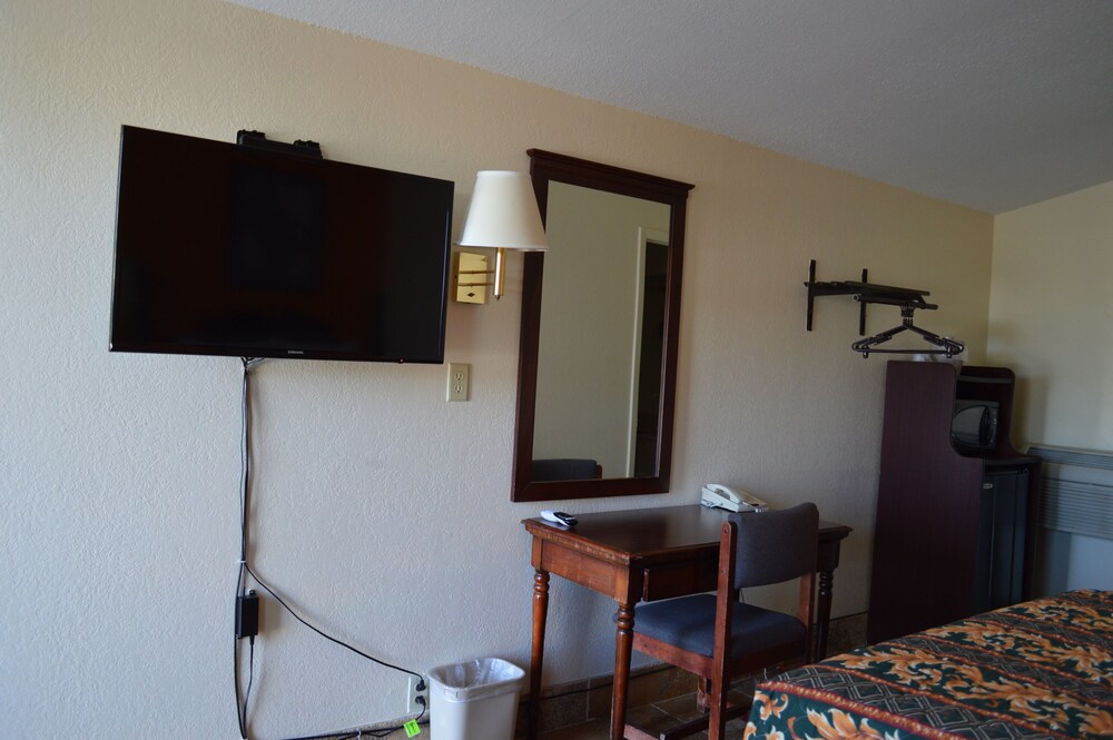 Budget Inn Ft Myers - photo 20