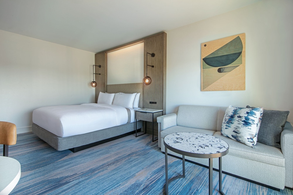 The Westin Sacramento Riverfront Hotel & Spa - photo 23