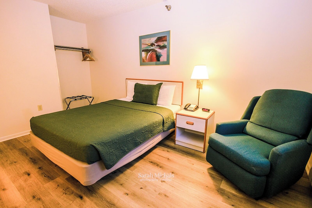 Mountain Host Motor Inn - photo 24