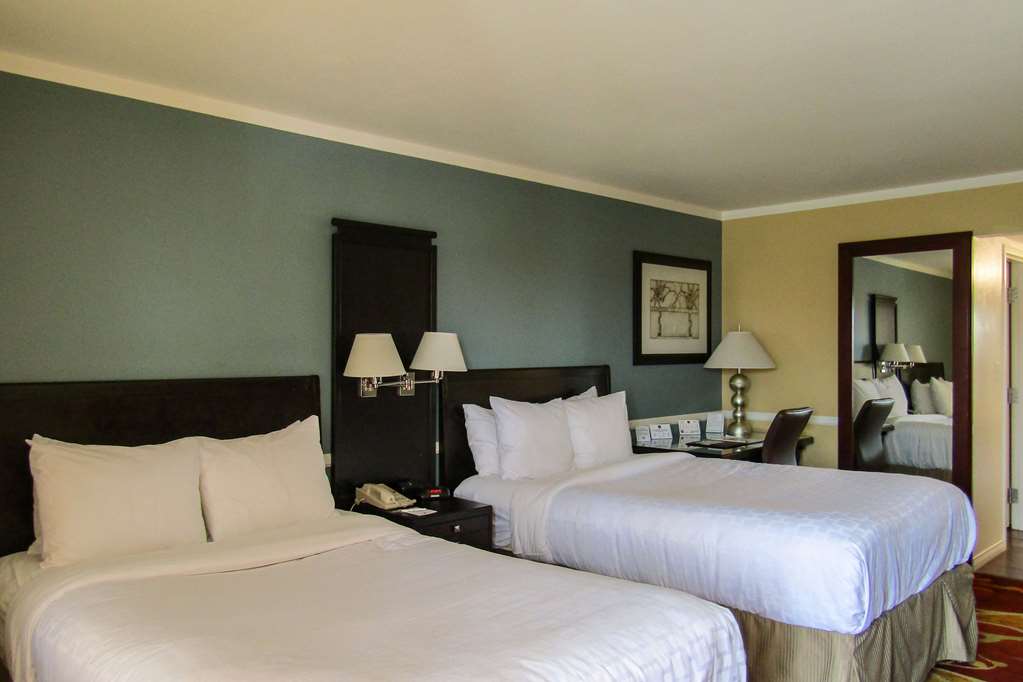 Clarion Inn Near China Lake Naval Station - photo 12