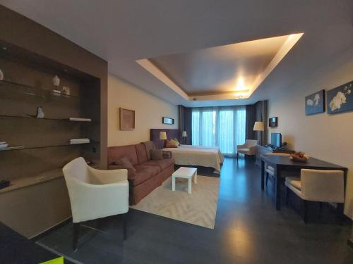 Estoril Charming Apartment — 4-Star Luxury Hotel in Estoril, Portugal