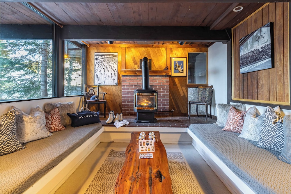Mt. Jola by Avantstay A 5 minute Walk Away to Palisades and Lifts — 4-Star Luxury Hotel in Sunnyside-Tahoe City, United States