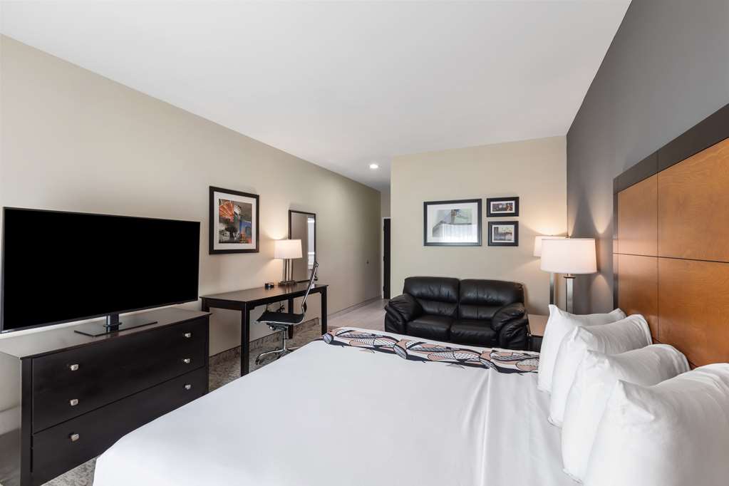 Best Western Inn & Suites Midway Airport - photo 17