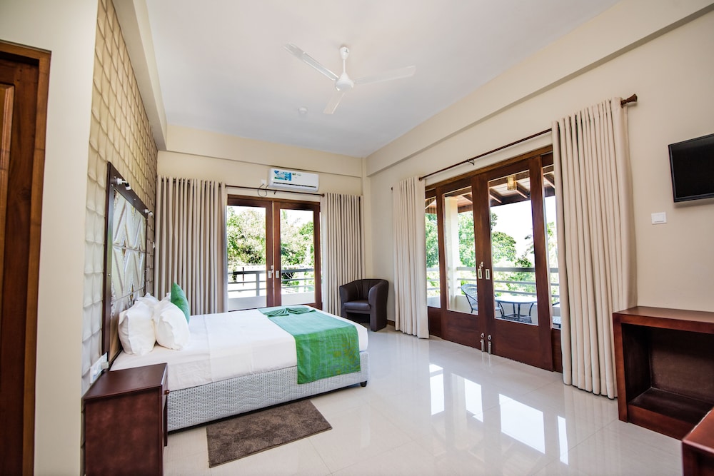 Mount Rich Rumassala in Galle, Sri Lanka