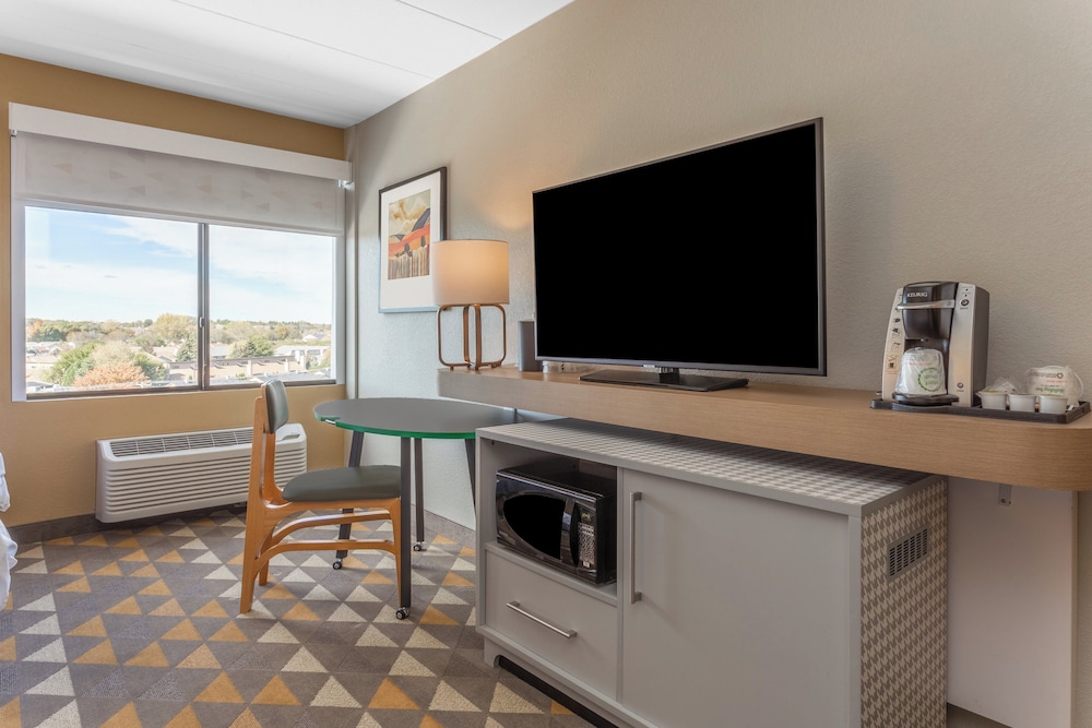 Holiday Inn Rockford by IHG - photo 18