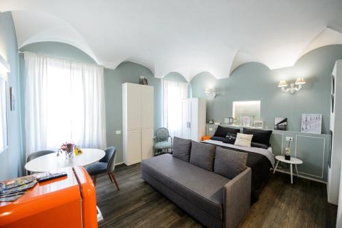 Cotton Candy Tortellinosuite Modena — 4-Star Luxury Hotel in Modena, Italy