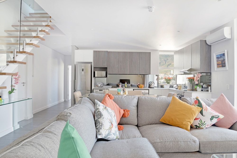 Naomi By Stay Amazing — 4-Star Luxury Hotel in Cape Town, South Africa