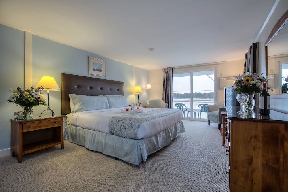 Bluebird Ocean Point Inn - photo 24