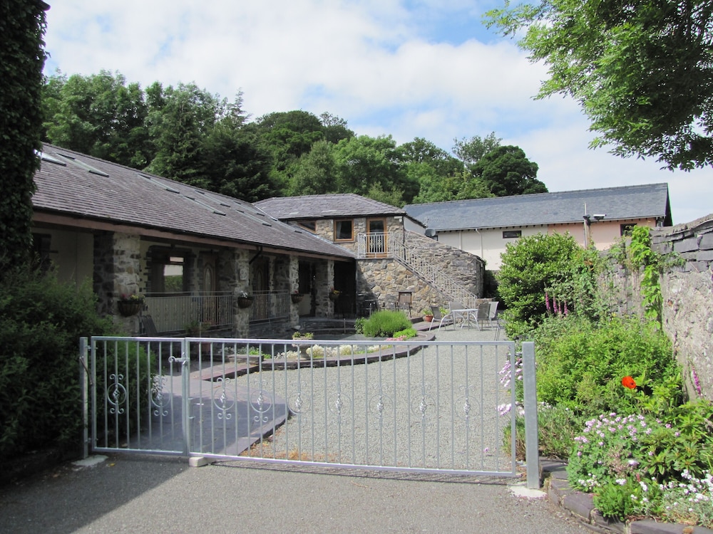 Bryn Llys for the Zip Wire - last minute hotel in Bangor
