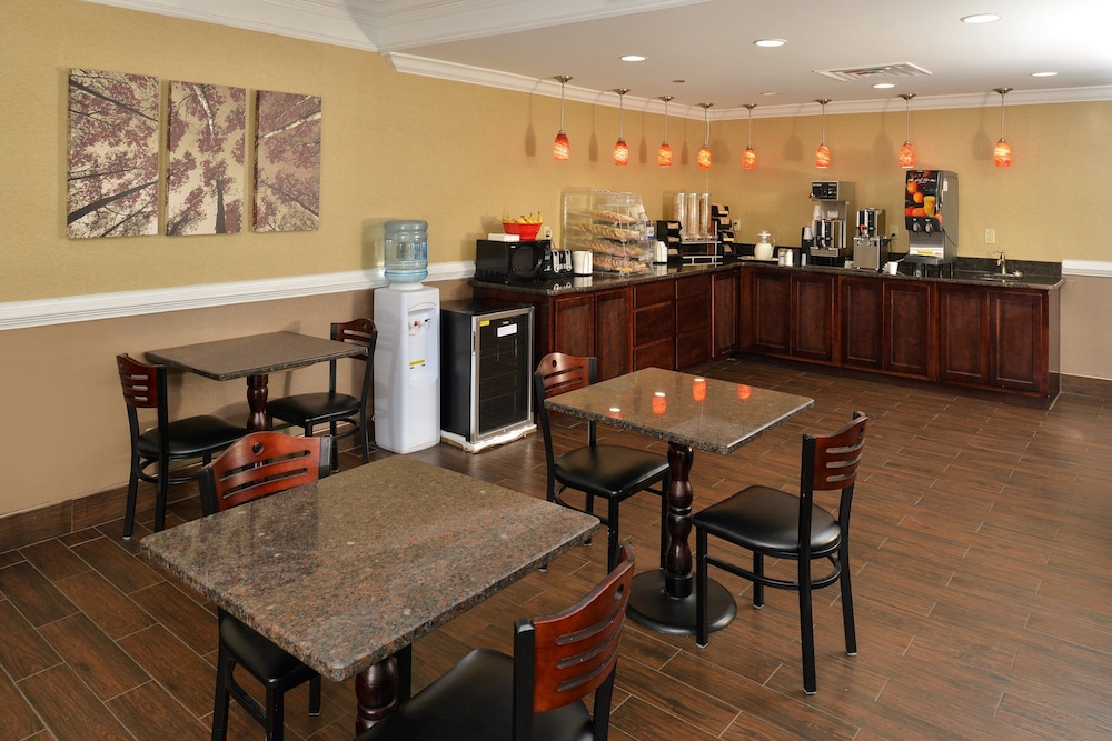 Red Roof Inn Dalton - photo 20
