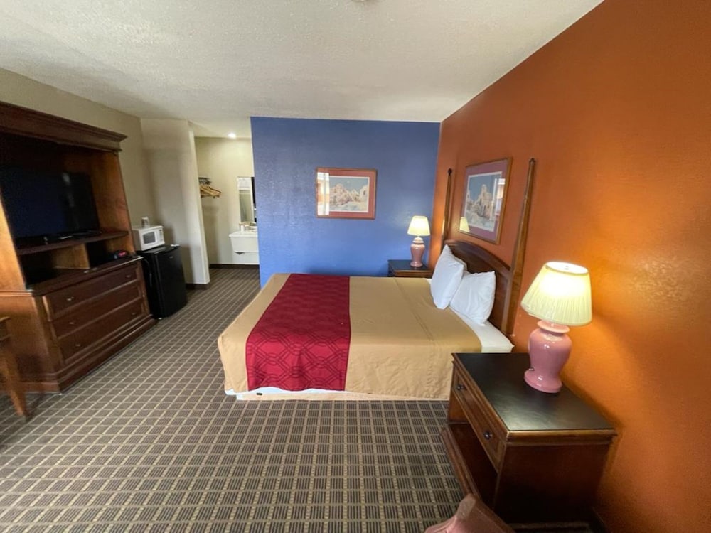 Knights Inn By Capital O Emporia I 35 - photo 27