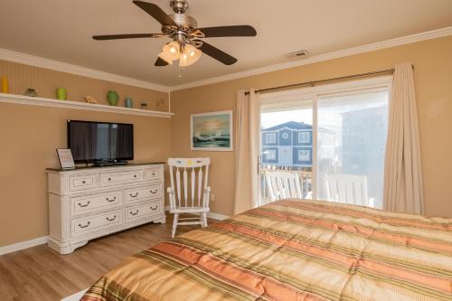 A Beach Music Paradise Too by Oak Island Accommodations - photo 48