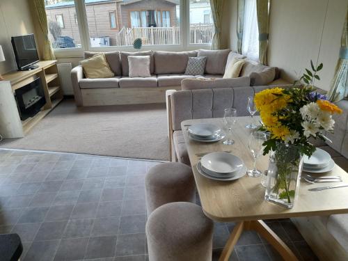 Triest in Northampton, United Kingdom