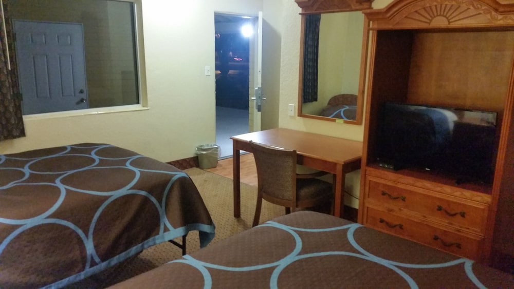 American Inn of Daytona - photo 7