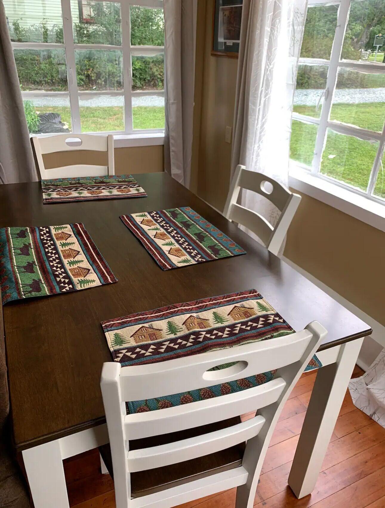 The Cottage in East Poultney — 4-Star Luxury Hotel in Poultney, United States