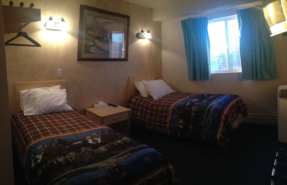 Windbreak Hotel - photo 4