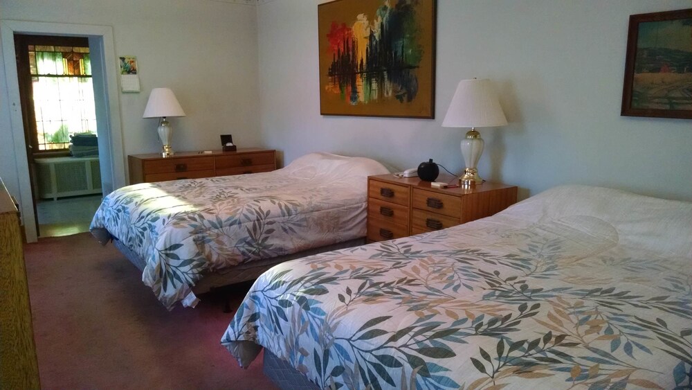Fish & Loaves B&B - photo 3