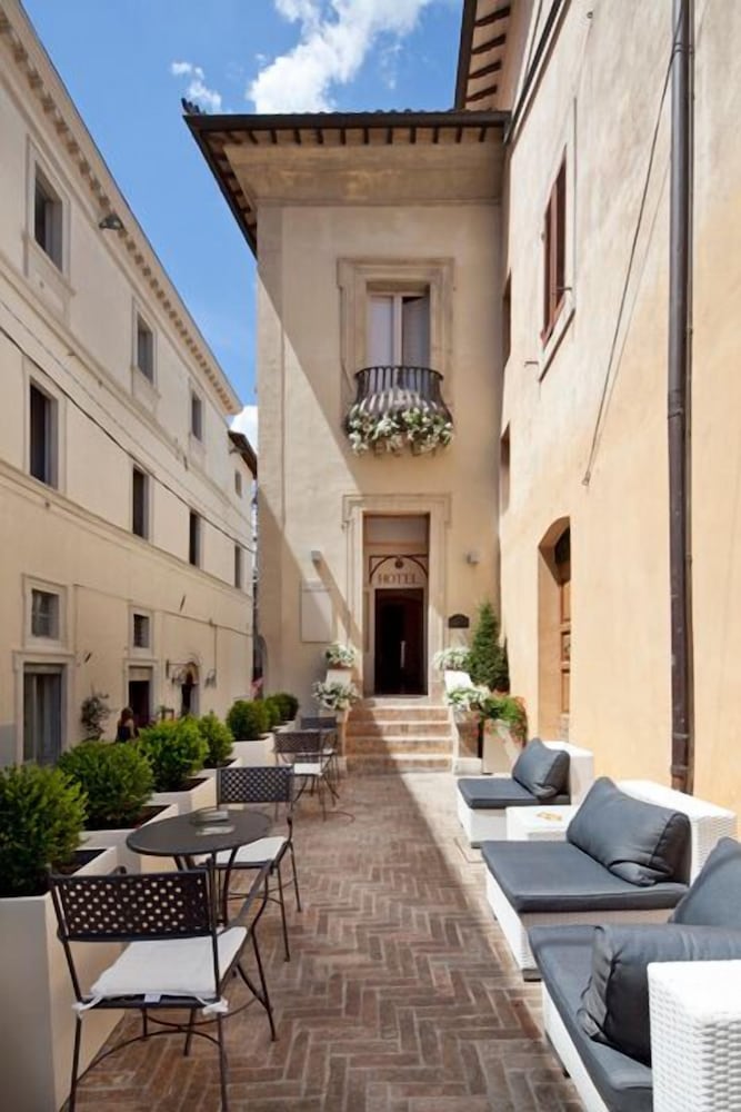 Hotel degli Affreschi — hotel in Montefalco