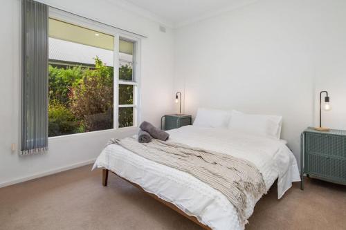 Stay Here On Pier 2 Bdrm Sleeps 4 Beach Wifi — 4-Star Luxury Hotel in Glenelg, Australia