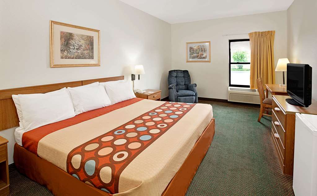 Super 8 by Wyndham Hampshire IL - photo 6