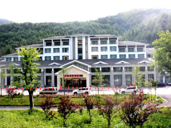 Shennong Hotel — 4-Star Luxury Hotel in Songbai, People's Republic of China