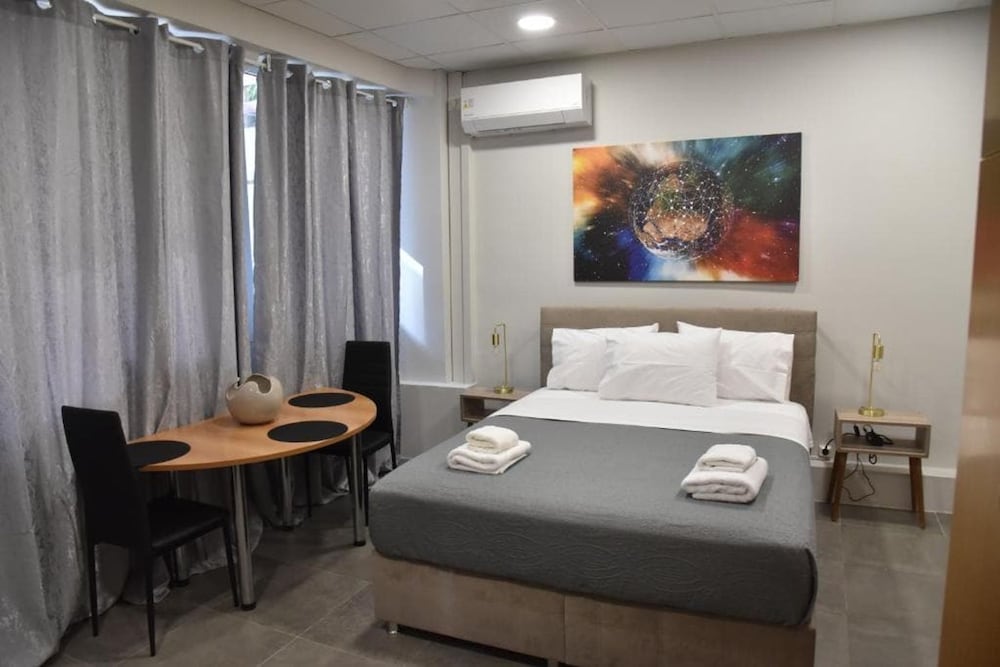 Athens Zeus A by Super Host Hub — 4-Star Luxury Hotel in Athens, Greece