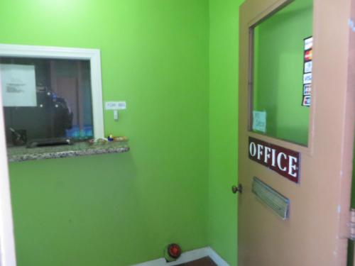 Day N Night Inn - photo 6