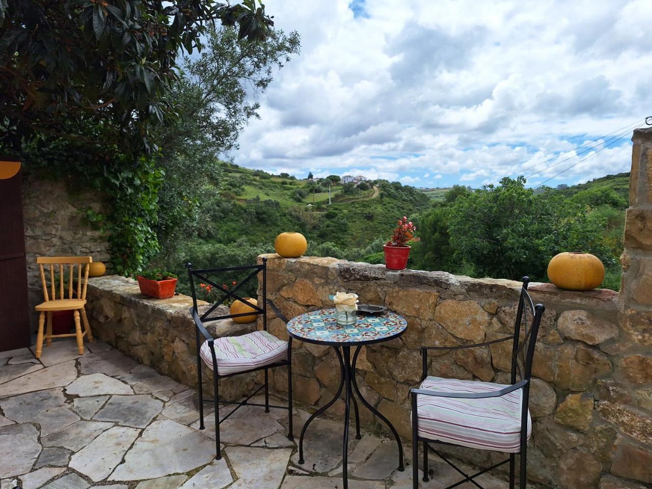 Casa das Janelinhas Cottage near Sintra Mafra Ericeira — 4-Star Luxury Hotel in Mafra, Portugal