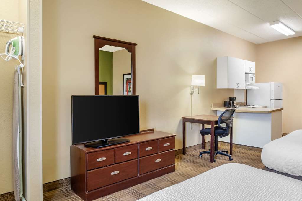 MainStay Suites Chicago Hillside - photo 17