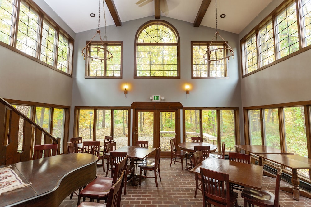 The Brewery Lodge Hotel - photo 18