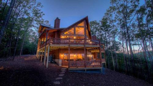 Triple Vista Mountain Tops in Blue Ridge, United States