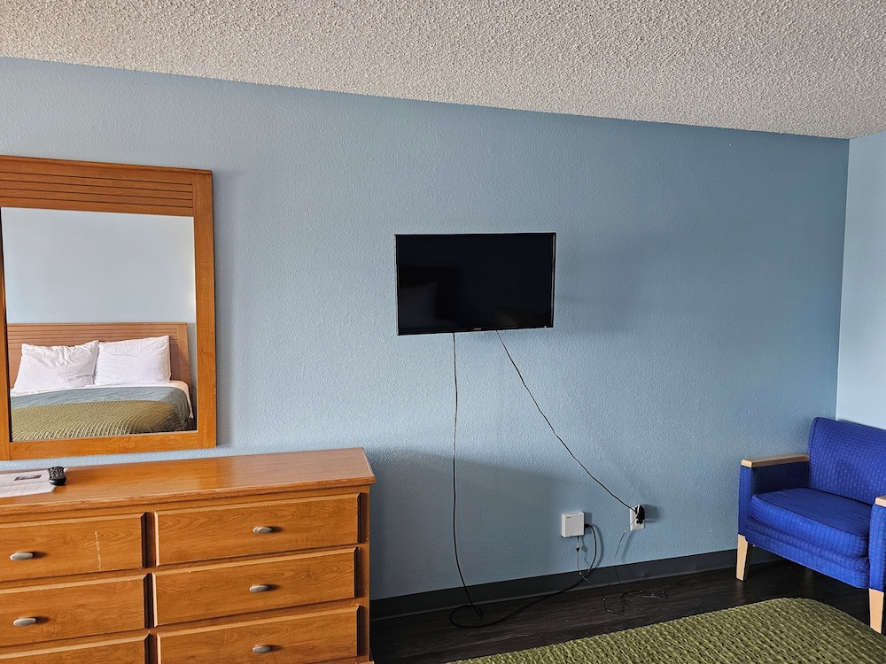 Sumner Motor Inn - photo 23