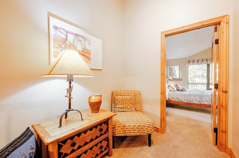 Village Point 101 - photo 13